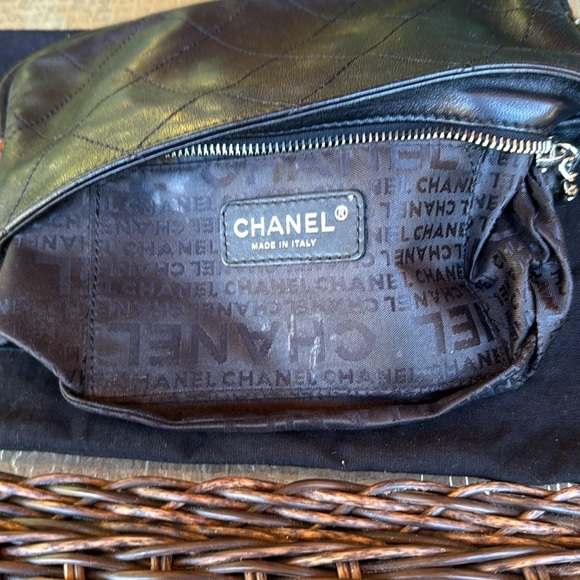 CHANEL LAMBSKIN POUCHETTE - Picture 3 of 8
